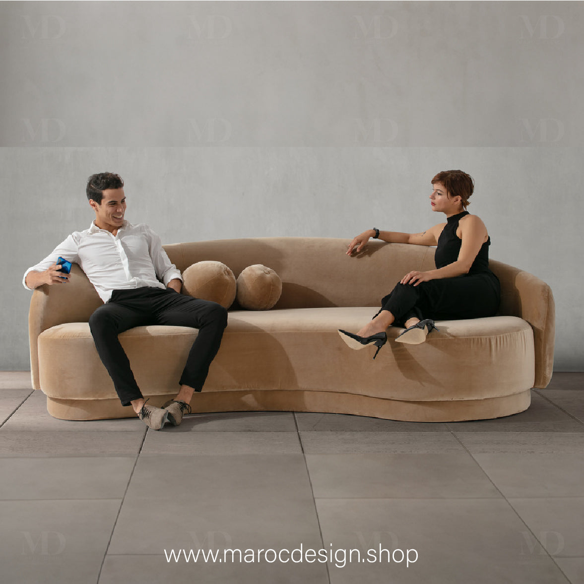 Canapé ALEXIS 3 Places en Velours Beige | Design Moderne & Confort Haut de Gamme - Maroc Design