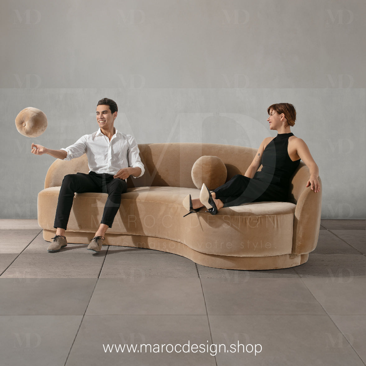 Canapé ALEXIS 3 Places en Velours Beige | Design Moderne & Confort Haut de Gamme - Maroc Design