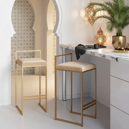 Tabouret de bar GIRONA velours beige, pieds métal doré – Maroc Design Casablanca
