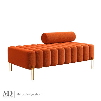 Banc Alma bouclé terracotta avec traversin et pieds dorés – Maroc Design