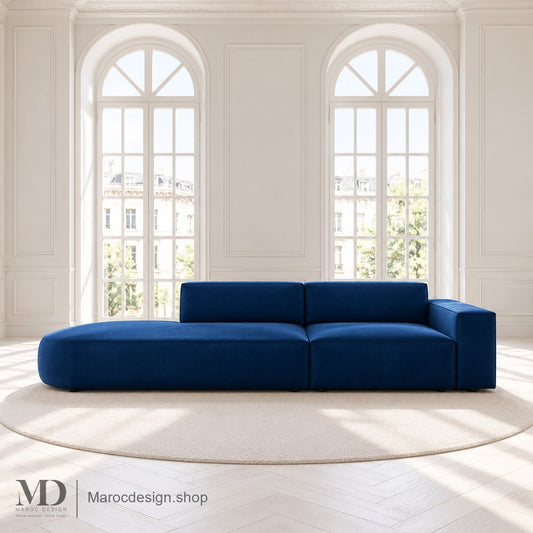 Canapé JODIE bleu royal avec extrémité gauche arrondie en intérieur lumineux — Maroc Design