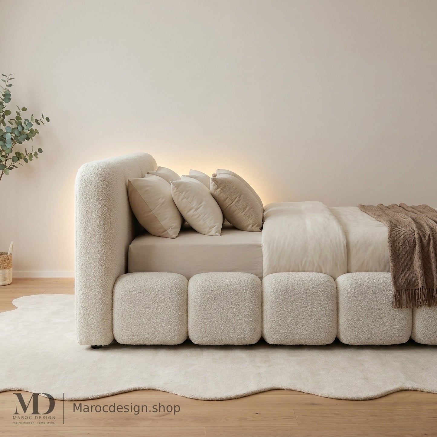 Pied du lit bouclette écru aux modules arrondis effet cube, vue rapprochée – Maroc Design